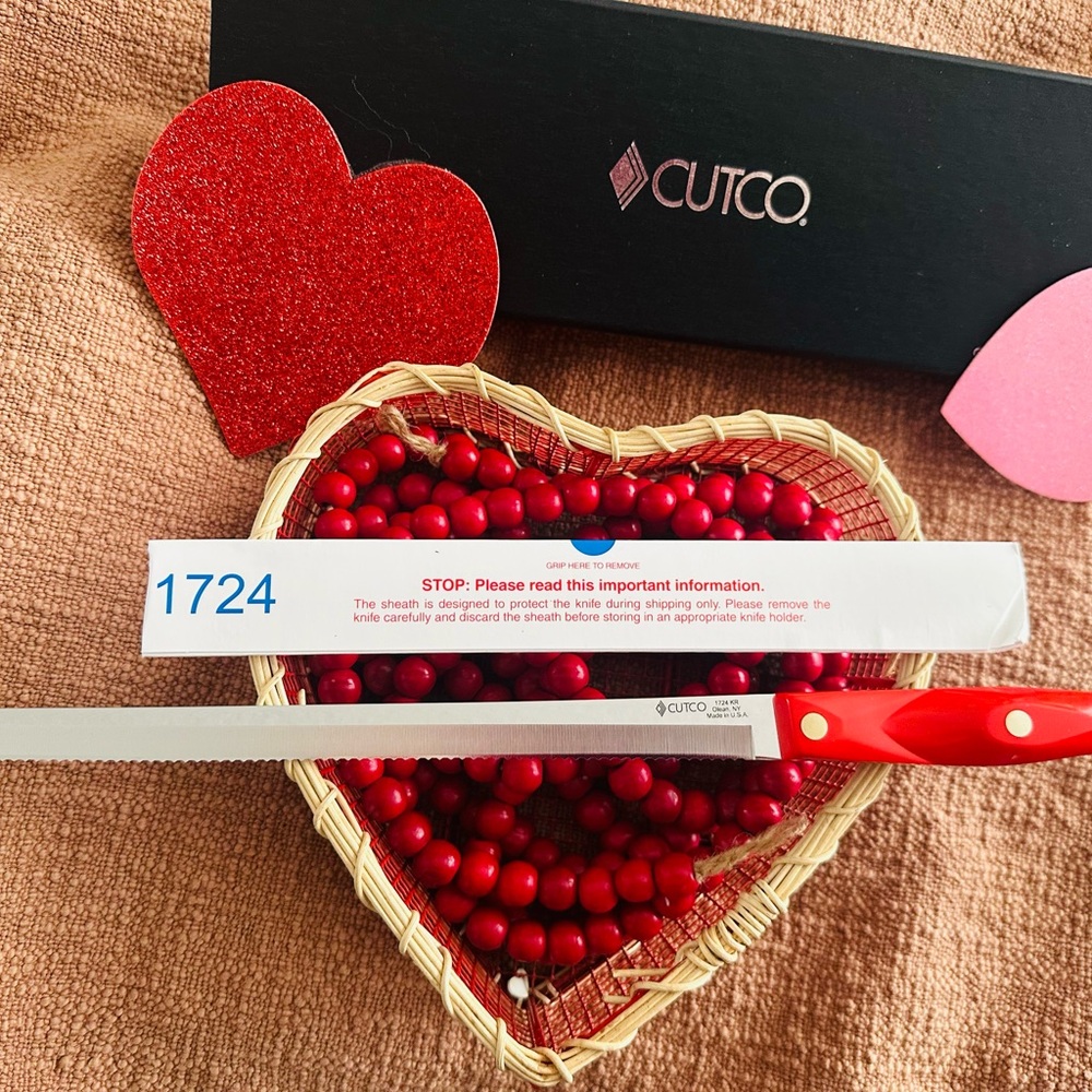 Cutco #1724 9 3/4 Slicer Red Serrated Knife with Silver Accents